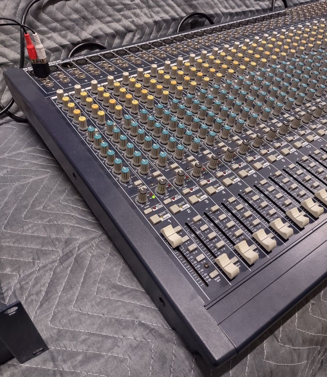 Behringer Eurodesk MX3282A 32-Channel 8-Bus Mixer Console w Behringer Eurodesk MX3282A 32-Channel 8-Bus Mixer Console w