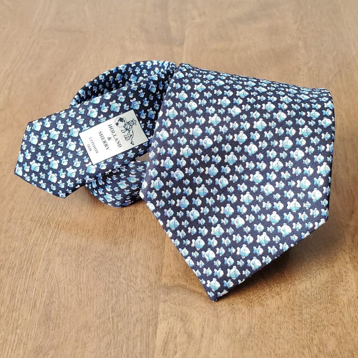 Holland & Sherry London Mens Tie All Silk Fish Graphic 