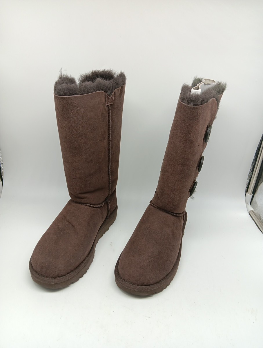 UGGWOMEN'S BAILEY BUTTON TRIPLET II BOOTSWomen – Chocolate Sz
