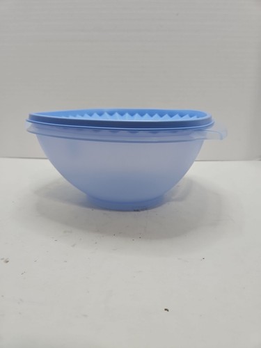 Tupperware Servalier Bowl 12 Cup Sheer #836-15, Blue Accordion Seal #837-3