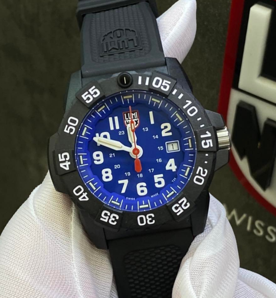 Luminox Navy Seal Blue Dial Date Display Rubber Strap