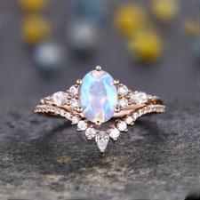 Juego de anillos de compromiso de corte ovalado de piedra lunar natural enchapado en oro de 22k