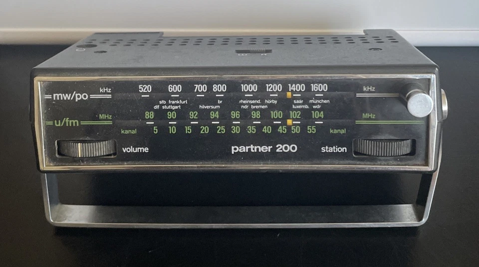Telefunken Partner 200 UKW MW Radio funktioniert nicht reparaturbedürftig - Bild 2 von 4