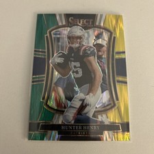 #180 Hunter Henry 2025 Panini Select - Green and Yellow Prizm Shock Patriots