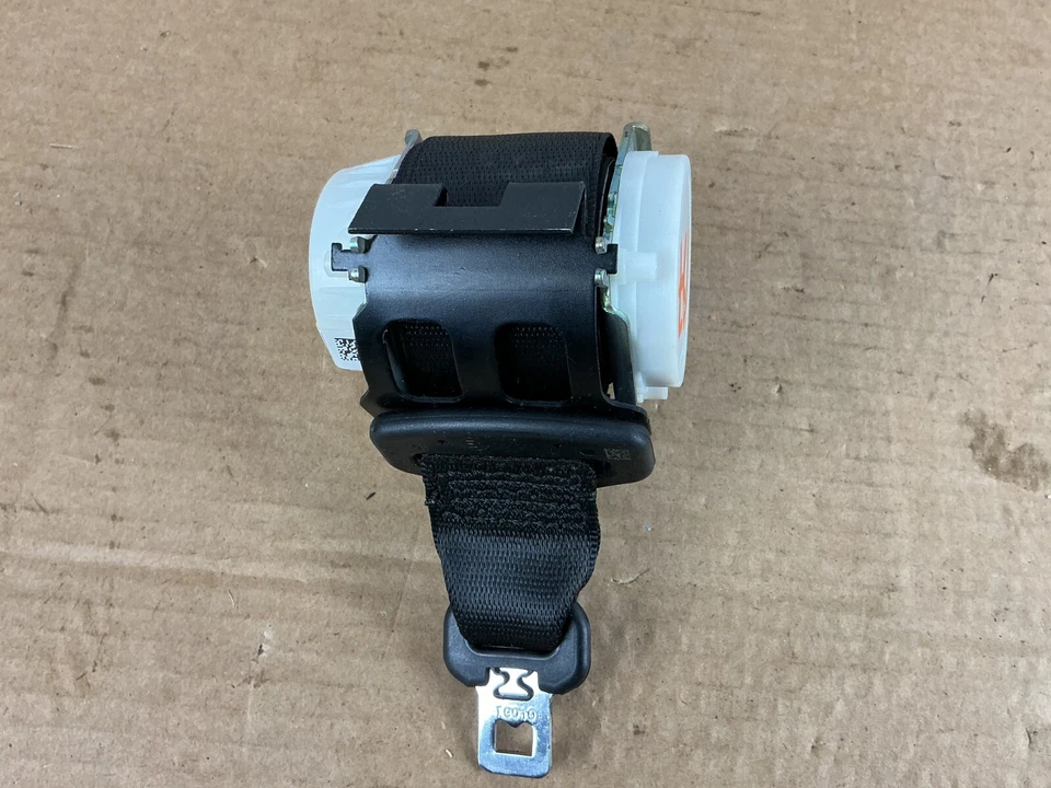 2011 - 2016 BMW 535i xDrive F10 Rear Center Seat Belt Retractor 34093133A OEM Foto 3 de 4