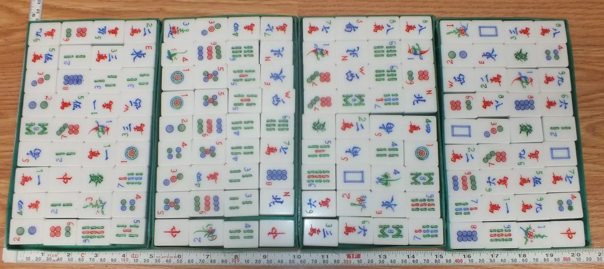 Antique Chinese Mahjong Game Set Carved Bakelite 148 Tiles Leather Case Key Rare