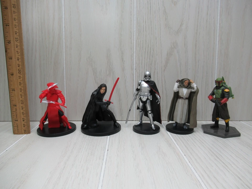 Figuras Star Wars en bases guardia roja Kylo Ren Boba Fett Luke Skywalker + lote Foto 2 de 4