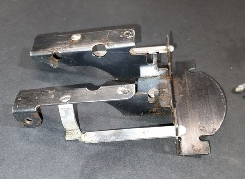 Lionel Crosshead & Plate, Drive Studs for 2055/65 steamers # 2055-204, 2046-29 - Picture 3 of 4