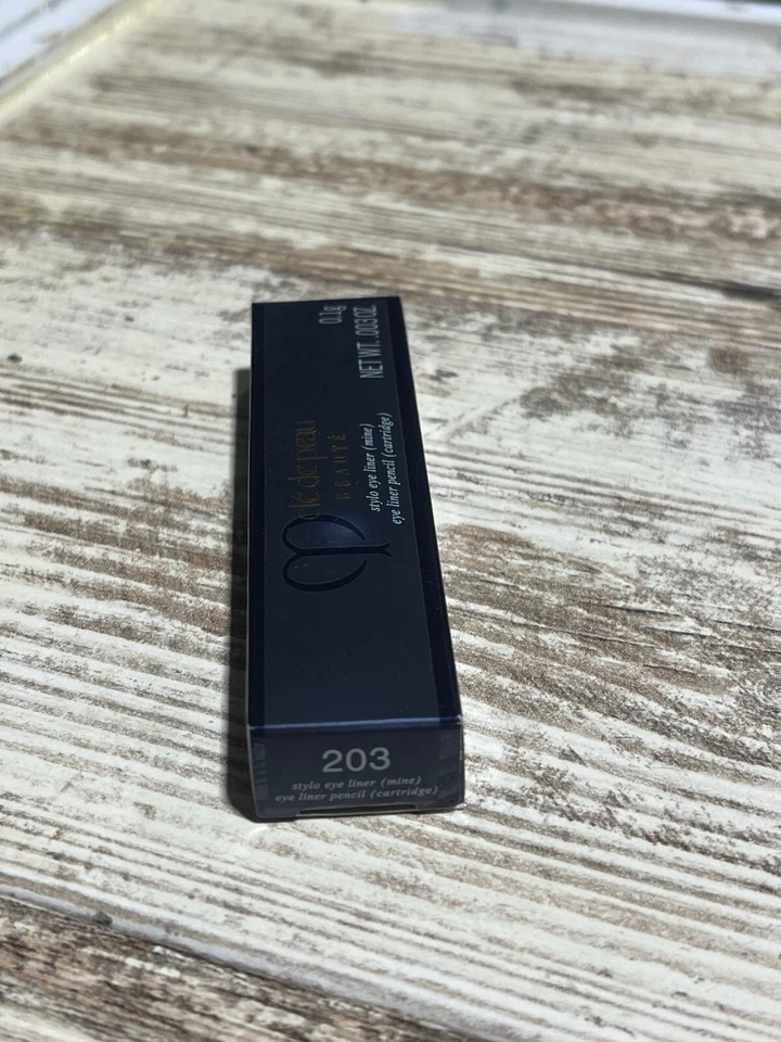 Lápiz delineador de ojos Cle De Peau Beaute azul #203,003 OZ (1 ml) cartucho de recarga Foto 2 de 3