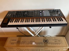 Arturia PolyBrute Analog Synthesizer mit Matr...