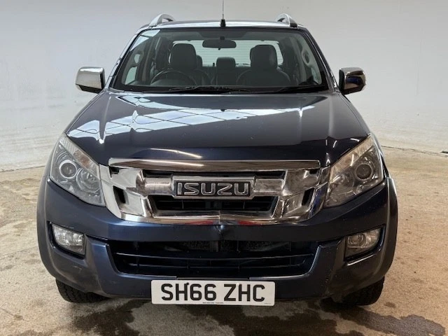ISUZU D MAX UTAH DOUBLE CAB 2.5 TWIN TURBO DIESEL - Image 2 of 4