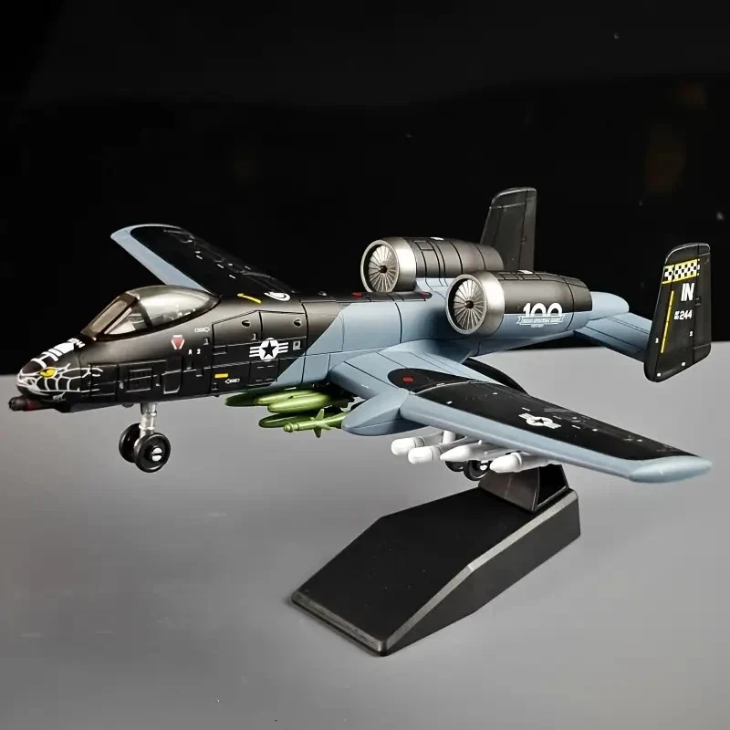 Fairchild-Republic A-10, Steckbausatz, 1:72 , fertig bemalt, neu, 41 Teile