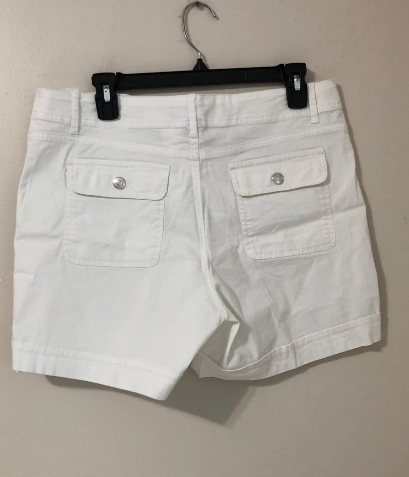 Gloria Vanderbilt Women's White Shorts Size 8 Pockets - Image 2 of 4