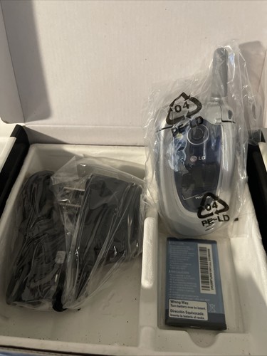 LG VX5200 Silver Verizon Cellular Flip Cell Phone - New In Box - Picture 4 of 6