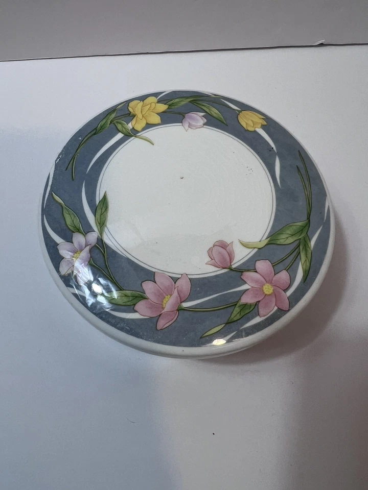 复古花卉陶瓷带盖碗 - 手绘粉彩花卉米碗 — 第 2/4 张图片