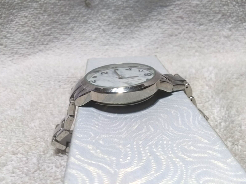 FMD Quartz Watch Pearl White Dial Silver Bracelet Band New Bat Works Great - Picture 5 of 11
