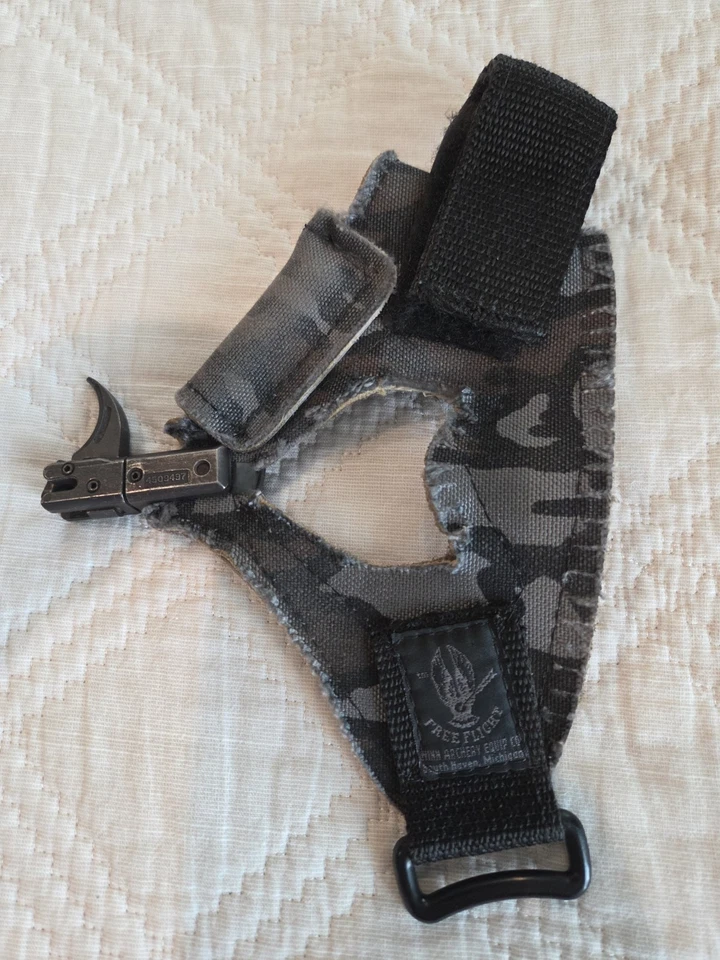 WINN ARCHERY Grip C-10 FREE FLIGHT Left Hand release. Medium - Image 2 of 4