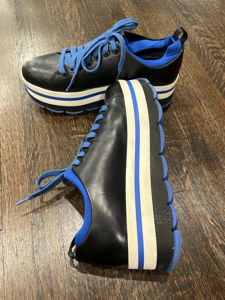 Zapatillas deportivas para mujer PRADA de cuero azul negro talla 37 Foto 3 de 4