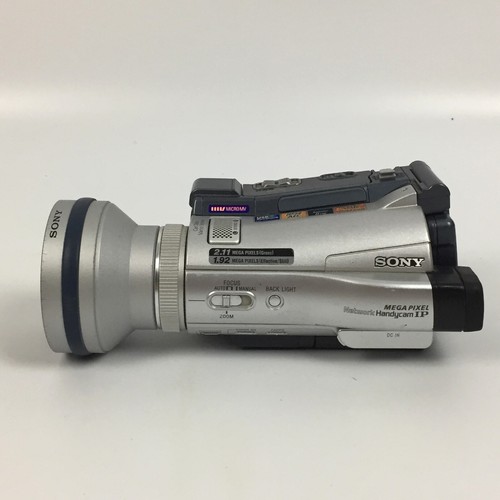 Camescope Sony DCR-IP220E Pal / Network Handycam IP Camera MicroMV - Photo 2/13