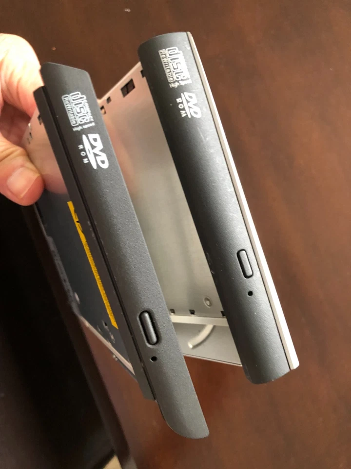 GATEWAY NX570X CRX870A CDRW/DVD Combo w/Bezel & Bracket - Image 4 of 4