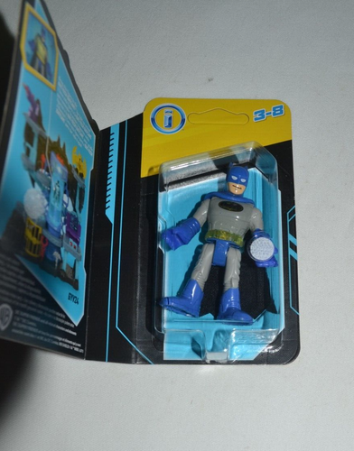 FISHER PRICE IMAGINEXT DC SUPER FRIENDS - BATMAN FIGURE - Picture 3 of 3