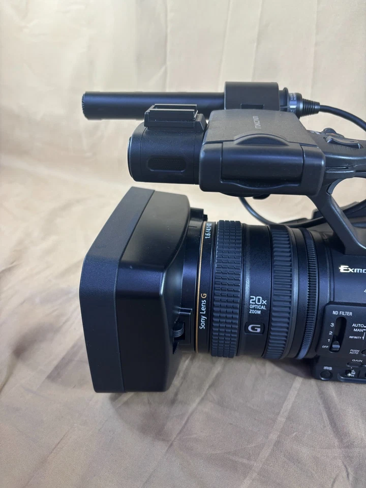 Videocámara profesional HD Sony HXR-NX5U NXCAM con estuche rígido Pelican ¡y accesorios!! Foto 2 de 4