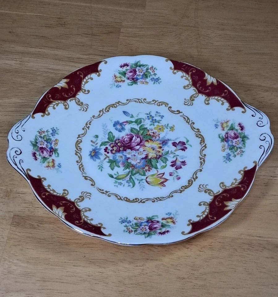 Royal Albert Bone China "Canterbury" pattern Dinner Plate with 6 side plates - Image 4 of 4