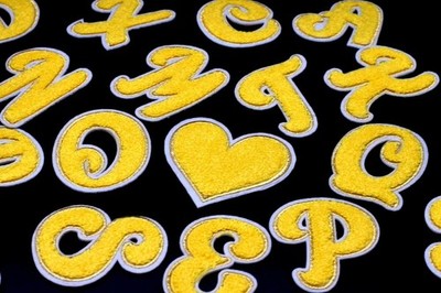 Gelb / Gold Chenille Buchstaben Patch Aufnäher Bügelbild / Aufnähen Alphabet Sticken