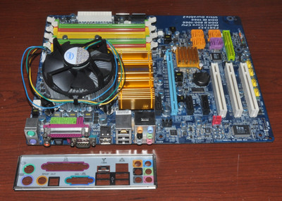 Gigabyte GA-P35C-DS3R LGA775 ATX Motherboard DDR2/DDR3 Core 2 Quad Q6600 READ!