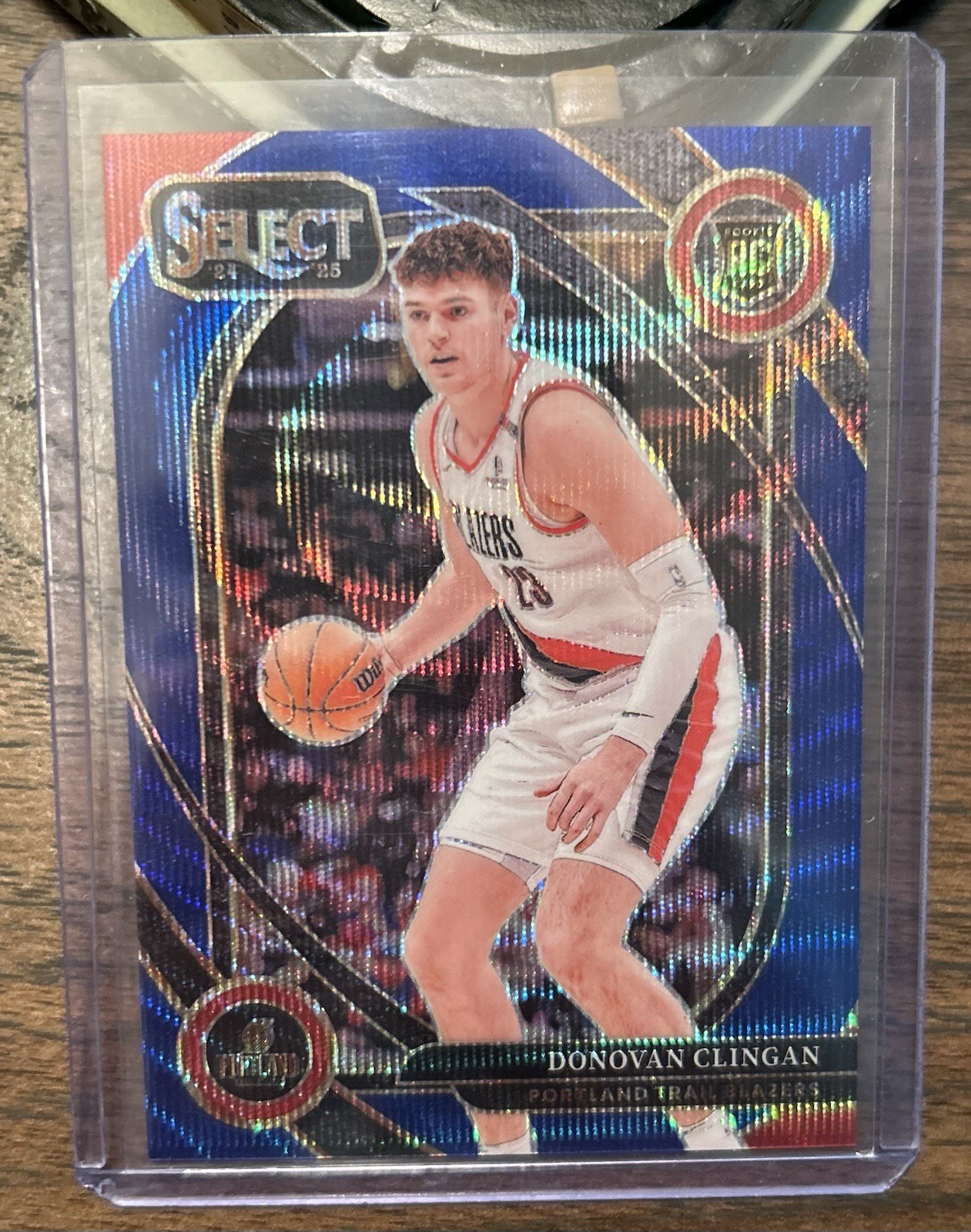 2024-25 Panini Select - Courtside Donovan Clingan #270 Blue Wave Prizm 3/75 (RC)
