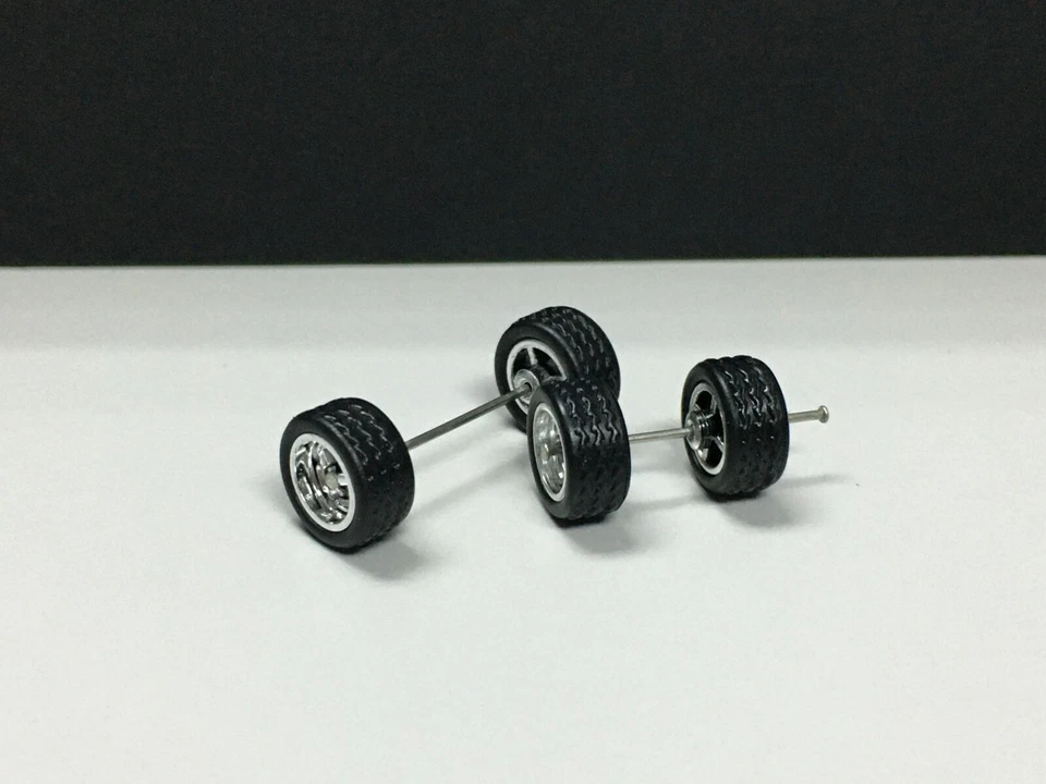 R174 Matchbox 1:64 Real Riders #Cut Tri Spoke Cromo 11 mm de Largo, RUEDAS DE GOMA Foto 3 de 4