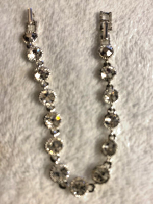 SAQ Avon Silver Plated Rhinestone Round Link Tennis Bracelet 7 1/2'' CZ Crystal