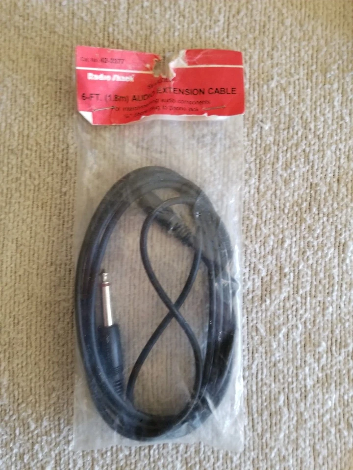 2 radio shack 42-2377 6ft. (1.8m) 1/4" phone plug to phono jack Sheilded NEW - Image 3 of 4