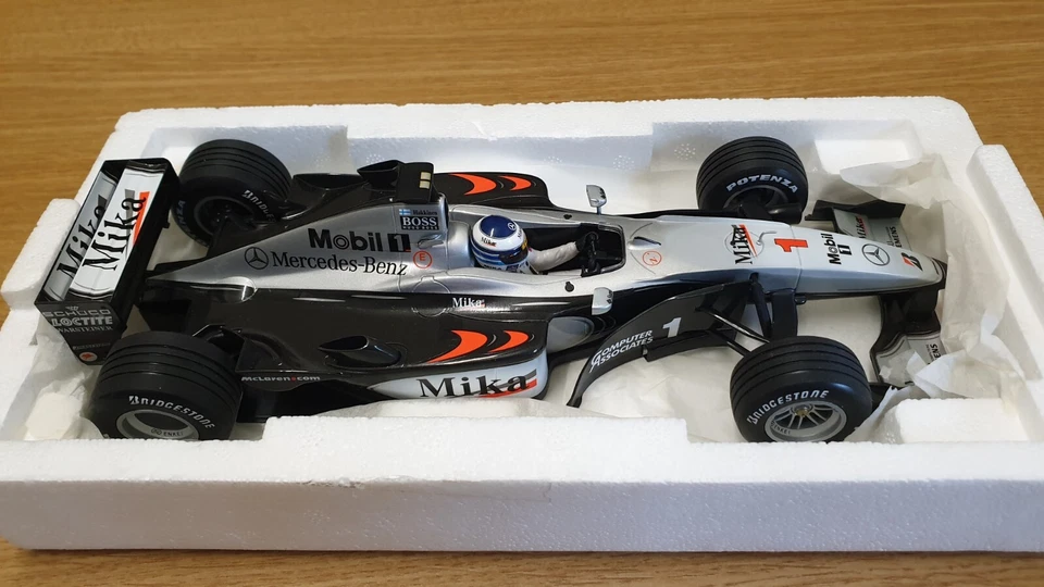 Minichamps McLaren MP4/15 M.Hakkinen 2000 1/18 Warsteiner Edition - Immagine 4 di 4