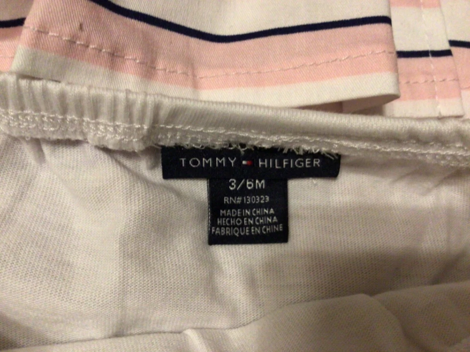 Tommy Hilfiger Vestido Ocasión Especial Rosa y Azul Rayas Conjunto de 2 Piezas 3/6 M Precio de venta sugerido por el fabricante $50 Foto 2 de 4