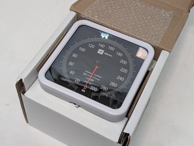 Welch Allyn 767 Mounted Wall Gauge 7670-01 with FlexiPort Adult BP Cuff 901091