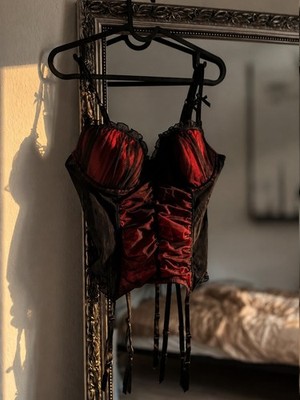 Red Dark Romance Corset °.  Ann Summers with Straps and Panties