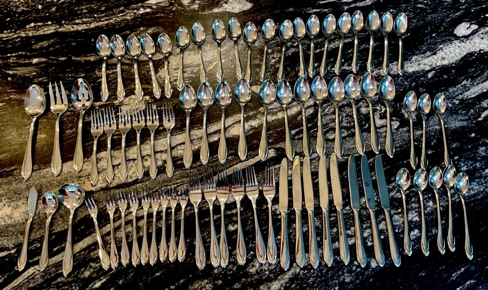 Cubiertos de acero inoxidable brillante Cambridge Silver Performance 75 piezas Foto 2 de 4