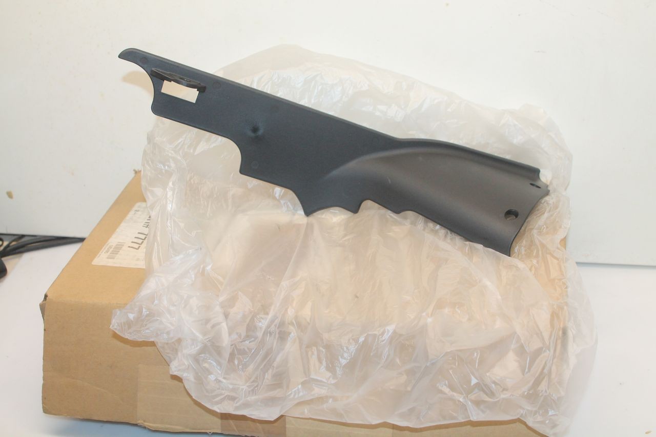 Carenage interne droit noir Buell XB remplacez votre plastique fissure M0903-02A8A