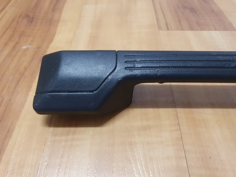 Nissan Pathfinder R50 Rear Interior Tail Gate Grab Handle Ti V6 1999 - 2005 - image 4 of 4