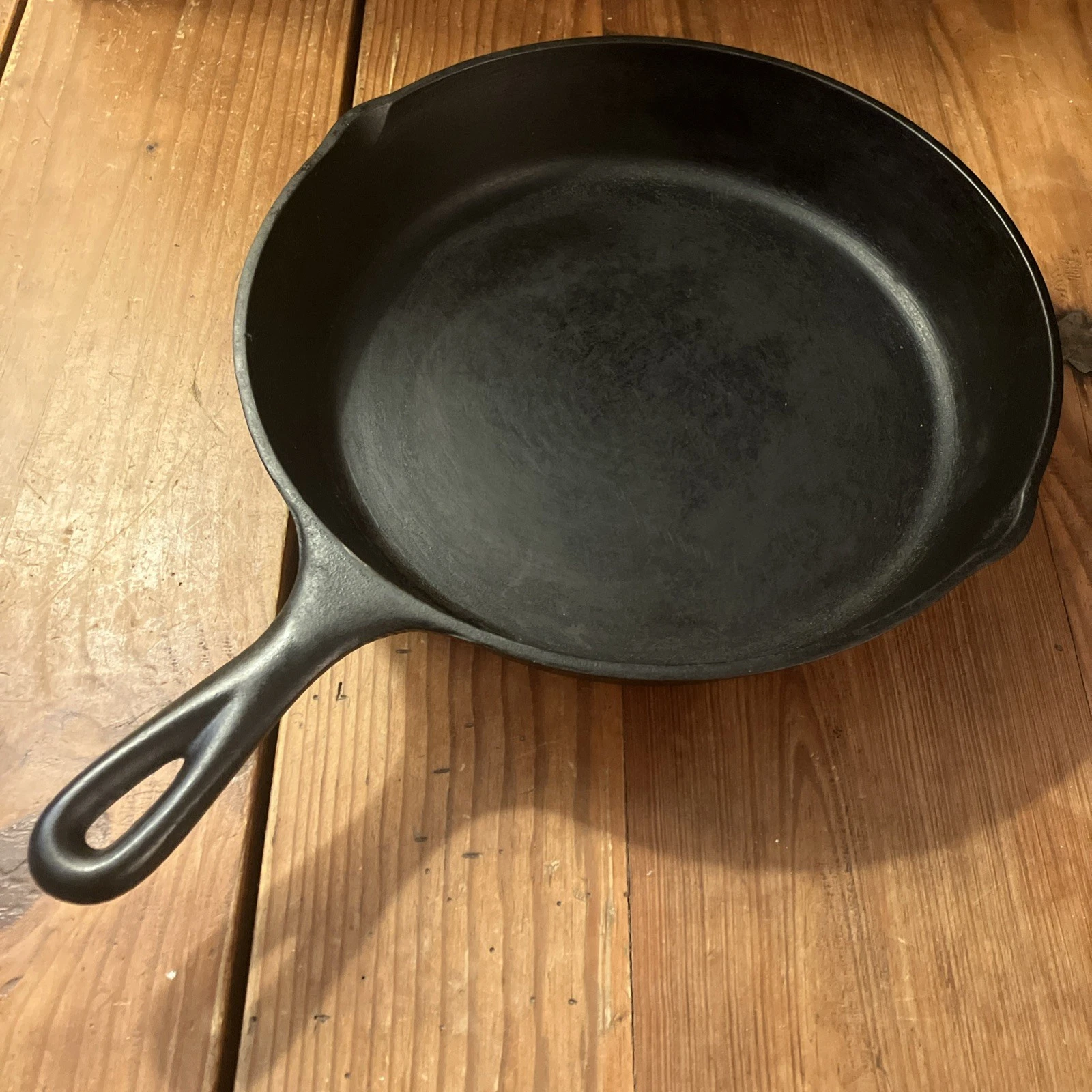 Vintage 3-Notch Lodge SK Cast Iron Skillet 1950's Smooth Sits Flat
Opens in a new window or tab