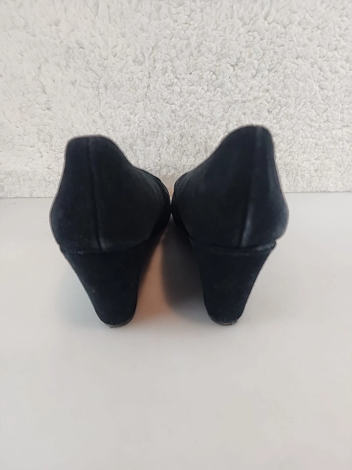 Merona black suede wedge heel rounded toe womens size 10 shoes - Image 4 of 4