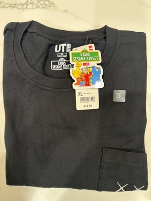Uniqlo UT KAWS Sesame Street Shirt Mens XL Black Graphic Print Casual Pocket Tee