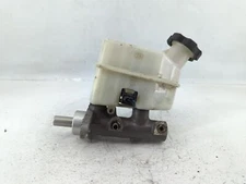 2005-2009 Hyundai Tucson Brake Master Cylinder Y8UXH