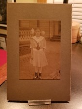 Vintage 1800s Unmarked York Co., Pa . Cabinet Card- Young Girl in a dress