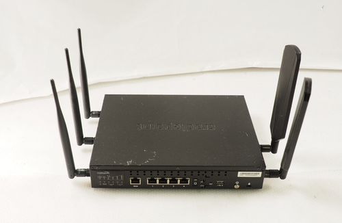 Cradlepoint AER2100 All-in-One Router with Antennas NO Power Adapter - Picture 6 of 8