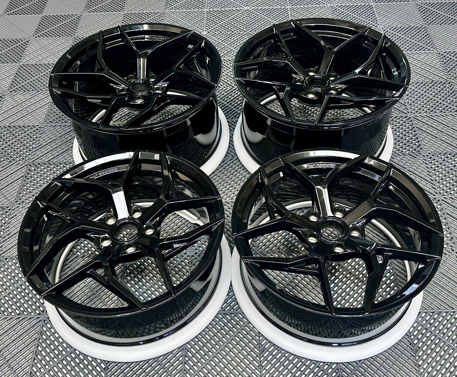 20" 21" ALT12 Forged Gloss Black wheels for Lamborghini Huracan Concave