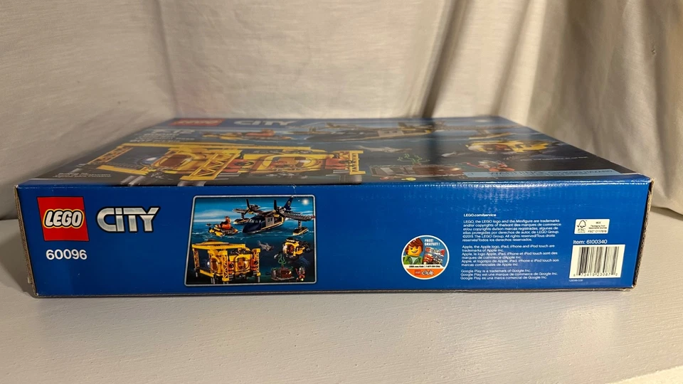 LEGO City: Deep Sea Operation Base (60096) New Sealed Free Shipping Retired!!!!! - Image 4 of 4