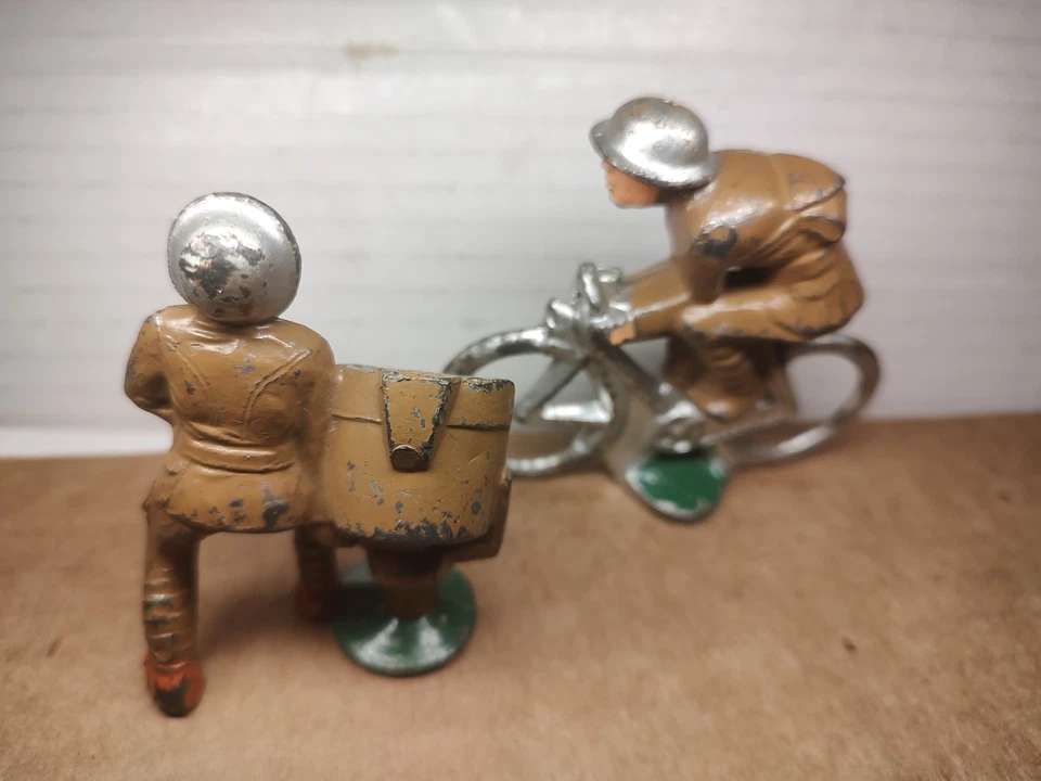 Manoil Anti-Aircraft Search Light & Bicycle Despatch - Image 2 of 2