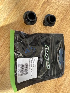Hope hub adapter for 15mm thru axle very good condition
